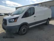✅ 2018 Ford Transit • VIN: 1FTYR2ZG0JKA19075 • Lot: 75819274. Wystawiony na Copart z przebiegiem 165 794 mil. Bezpłatny archiwum sprzedaży aukcyjnych z USA i szczegółowy raport historii pojazdu na DreamBid. Zdjęcie 1.