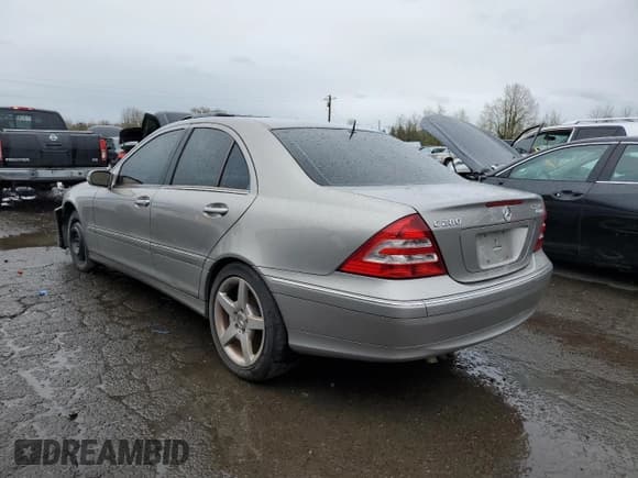 ✅ 2006 Mercedes-Benz C 280 Luxury • VIN: WDBRF92HX6F754637 • Lot: 57135925. Wystawiony na Copart z przebiegiem 167 854 mil. Bezpłatny archiwum sprzedaży aukcyjnych z USA i szczegółowy raport historii pojazdu na DreamBid. Zdjęcie 2.