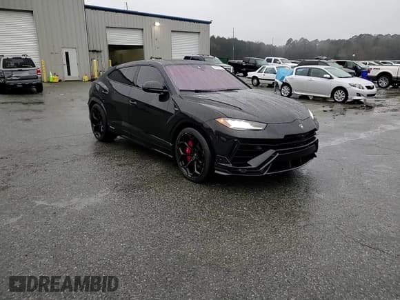 ✅ 2023 Lamborghini Urus Performante • VIN: ZPBUC3ZL9PLA23642 • Lot: 47927215. Listed on Copart with 9,650 mi. Free auction sales archive from the USA and detailed vehicle history report at DreamBid. Image 14.