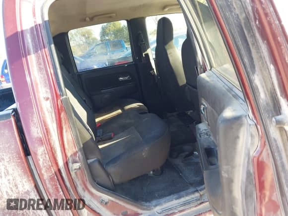 ✅ 2008 Chevrolet Colorado 2LT • VIN: 1GCDT13EX88104885 • Лот: 43383745. Опубликован ранее на IAAI с пробегом 178 342 миль. Бесплатный доступ к архиву аукционных продаж из США и подробный отчёт об истории автомобиля на DreamBid. Изображение 8.