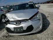 ✅ 2014 Hyundai Veloster • VIN: KMHTC6ADXEU217978 • Lot: 78238444. Wystawiony na Copart z przebiegiem 175 891 mil. Bezpłatny archiwum sprzedaży aukcyjnych z USA i szczegółowy raport historii pojazdu na DreamBid. Zdjęcie 13.