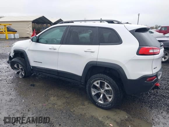 ✅ 2018 Jeep Cherokee Trailhawk • VIN: 1C4PJMBBXJD567022 • Лот: 41834618. Опубликован ранее на IAAI с пробегом 41 017 миль. Бесплатный доступ к архиву аукционных продаж из США и подробный отчёт об истории автомобиля на DreamBid. Изображение 3.