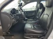 ✅ 2016 Chevrolet Traverse LT • VIN: 1GNKRHKD0GJ315079 • Lot: 63951194. Wystawiony na Copart z przebiegiem 141 754 mil. Bezpłatny archiwum sprzedaży aukcyjnych z USA i szczegółowy raport historii pojazdu na DreamBid. Zdjęcie 7.