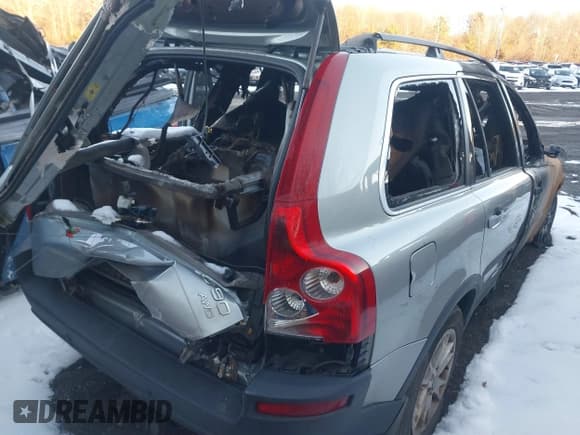 ✅ 2004 Volvo XC90 • VIN: YV1CZ59H841061857 • Лот: 41191628. Опубликован ранее на IAAI с пробегом Не указан. Бесплатный доступ к архиву аукционных продаж из США и подробный отчёт об истории автомобиля на DreamBid. Изображение 4.