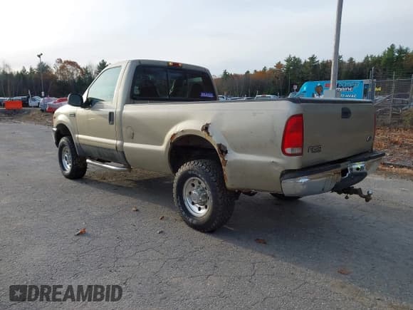 ✅ 2001 Ford F-250 XL • VIN: 1FTNF21L21EB87741 • Lot: 43591064. Wystawiony na IAAI z przebiegiem 54 724 mil. Bezpłatny archiwum sprzedaży aukcyjnych z USA i szczegółowy raport historii pojazdu na DreamBid. Zdjęcie 3.