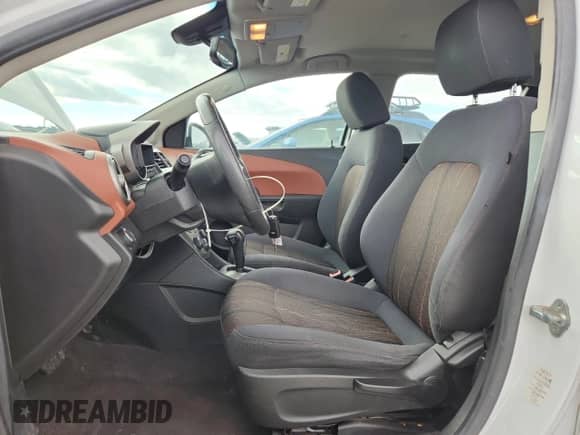 2013 Chevrolet Sonic LT с VIN 1G1JC6SH2D4110993, выставлен на аукционе Copart как лот 84048835 с пробегом 117 719 миль миль и Списание • Salvage title. История ставок и продаж доступна на DreamBid. Изображение 7.