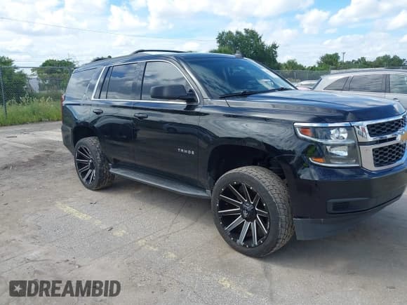 ✅ 2016 Chevrolet Tahoe LT • VIN: 1GNSCBKCXGR286827 • Lot: 43203165. Wystawiony na IAAI z przebiegiem Nie podano. Bezpłatny archiwum sprzedaży aukcyjnych z USA i szczegółowy raport historii pojazdu na DreamBid. Zdjęcie 1.