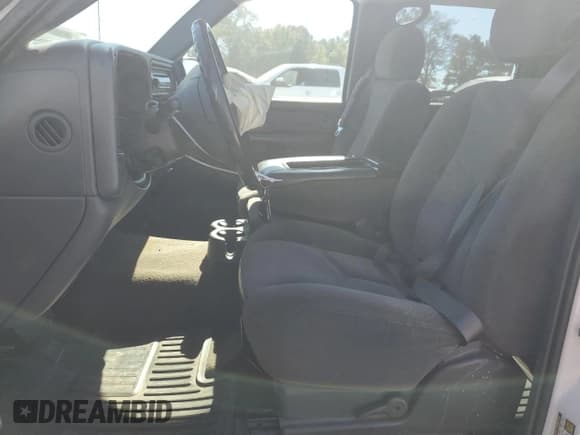 ✅ 2005 Chevrolet Silverado 1500 LS • VIN: 2GCEC13T351380665 • Лот: 77255344. Опубликован ранее на Copart с пробегом 174 155 миль. Бесплатный доступ к архиву аукционных продаж из США и подробный отчёт об истории автомобиля на DreamBid. Изображение 7.