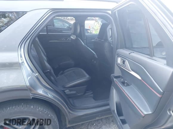 ✅ 2025 Ford Explorer ST • VIN: 1FMWK8GCXSGA64927 • Lot: 43039939. Listed on IAAI with 15,683 mi. Free auction sales archive from the USA and detailed vehicle history report at DreamBid. Image 8.