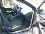 ✅ 2016 Ford Focus SE • VIN: 1FADP3F28GL286685 • Lot: 42541303. Wystawiony na IAAI z przebiegiem 92 135 mil. Bezpłatny archiwum sprzedaży aukcyjnych z USA i szczegółowy raport historii pojazdu na DreamBid. Zdjęcie 5.