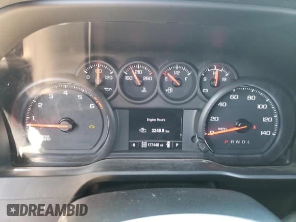 ✅ 2021 Chevrolet Silverado 1500 Custom Trail Boss • VIN: 1GCPYCEF3MZ234429 • Lot: 81342815. Wystawiony na Copart z przebiegiem 177 446 mil. Bezpłatny archiwum sprzedaży aukcyjnych z USA i szczegółowy raport historii pojazdu na DreamBid. Zdjęcie 9.