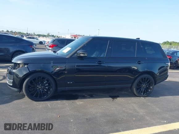✅ 2018 Land Rover Range Rover • VIN: SALGS5RE4JA382106 • Lot: 43073230. Wystawiony na IAAI z przebiegiem 59 856 mil. Bezpłatny archiwum sprzedaży aukcyjnych z USA i szczegółowy raport historii pojazdu na DreamBid. Zdjęcie 14.