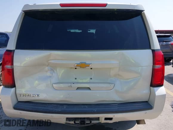 ✅ 2015 Chevrolet Tahoe LT • VIN: 1GNSCBKC8FR218895 • Lot: 43179904. Listed on IAAI with 230,145 mi. Free auction sales archive from the USA and detailed vehicle history report at DreamBid. Image 16.