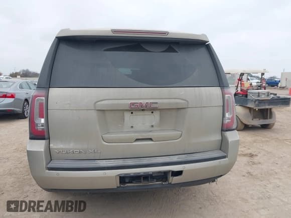 ✅ 2015 GMC Yukon XL SLE • VIN: 1GKS1GKC1FR155056 • Lot: 41517607. Wystawiony na IAAI z przebiegiem 174 634 mil. Bezpłatny archiwum sprzedaży aukcyjnych z USA i szczegółowy raport historii pojazdu na DreamBid. Zdjęcie 16.