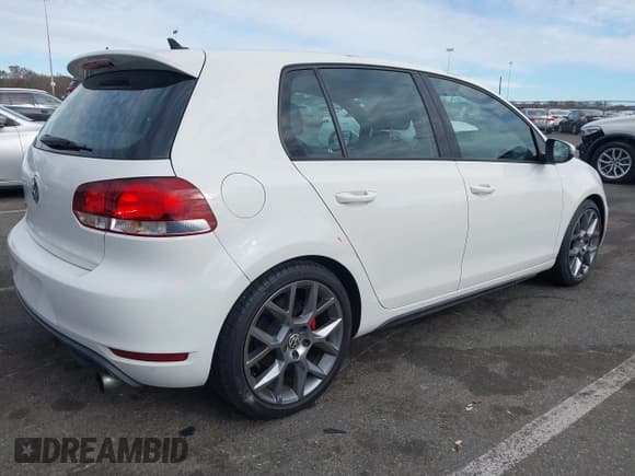 ✅ 2013 Volkswagen Golf GTI • VIN: WVWGV7AJ5DW136286 • Lot: 43704695. Wystawiony na IAAI z przebiegiem 157 249 mil. Bezpłatny archiwum sprzedaży aukcyjnych z USA i szczegółowy raport historii pojazdu na DreamBid. Zdjęcie 4.