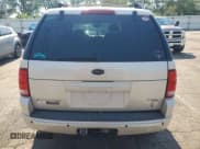 ✅ 2005 Ford Explorer Limited • VIN: 1FMDU75W95ZA48154 • Lot: 63396325. Wystawiony na Copart z przebiegiem 147 347 mil. Bezpłatny archiwum sprzedaży aukcyjnych z USA i szczegółowy raport historii pojazdu na DreamBid. Zdjęcie 6.