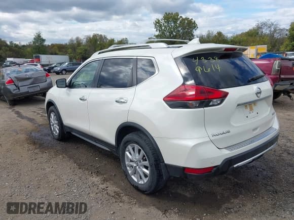 ✅ 2020 Nissan Rogue SV • VIN: JN8AT2MV4LW133430 • Lot: 43389614. Wystawiony na IAAI z przebiegiem 69 361 mil. Bezpłatny archiwum sprzedaży aukcyjnych z USA i szczegółowy raport historii pojazdu na DreamBid. Zdjęcie 3.