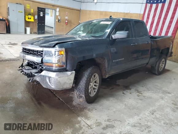 ✅ 2017 Chevrolet Silverado 1500 LT • VIN: 1GCVKREC1HZ146048 • Лот: 72072215. Опубликован ранее на Copart с пробегом 129 380 миль. Бесплатный доступ к архиву аукционных продаж из США и подробный отчёт об истории автомобиля на DreamBid. Изображение 1.