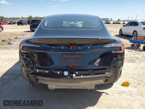 ✅ 2024 Tesla Model 3 • VIN: 5YJ3E1EA3RF872810 • Lot: 46871445. Wystawiony na Copart z przebiegiem 2 725 mil. Bezpłatny archiwum sprzedaży aukcyjnych z USA i szczegółowy raport historii pojazdu na DreamBid. Zdjęcie 6.