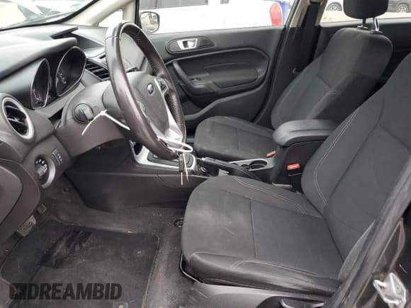 ✅ 2016 Ford Fiesta SE • VIN: 3FADP4EJ4GM179811 • Лот: 92843565. Опубликован ранее на Copart с пробегом 144 043 миль. Бесплатный доступ к архиву аукционных продаж из США и подробный отчёт об истории автомобиля на DreamBid. Изображение 7.