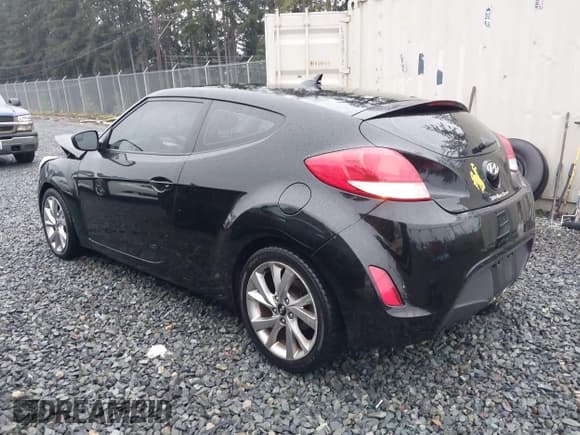 ✅ 2016 Hyundai Veloster • VIN: KMHTC6AD2GU248693 • Lot: 41207288. Wystawiony na IAAI z przebiegiem 67 829 mil. Bezpłatny archiwum sprzedaży aukcyjnych z USA i szczegółowy raport historii pojazdu na DreamBid. Zdjęcie 3.