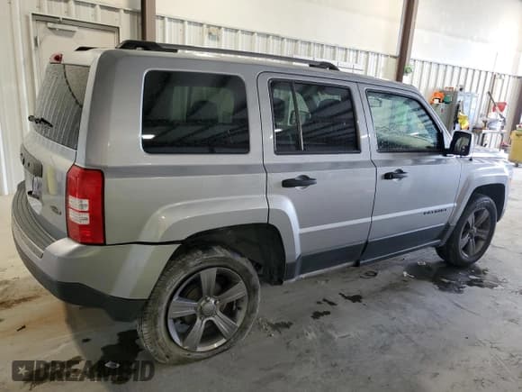 ✅ 2017 Jeep Patriot Sport SE • VIN: 1C4NJPBAXHD102153 • Lot: 55991815. Listed on Copart with 72,948 mi. Free auction sales archive from the USA and detailed vehicle history report at DreamBid. Image 3.