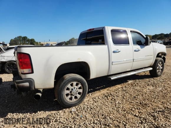 ✅ 2012 GMC Sierra 2500HD Denali • VIN: 1GT125E81CF158973 • Lot: 85135795. Wystawiony na Copart z przebiegiem 173 560 mil. Bezpłatny archiwum sprzedaży aukcyjnych z USA i szczegółowy raport historii pojazdu na DreamBid. Zdjęcie 3.