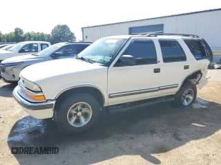 ✅ 2001 Chevrolet Blazer LS • VIN: 1GNCS13W91K262044 • Lot: 61214774. Wystawiony na Copart z przebiegiem Nie podano. Bezpłatny archiwum sprzedaży aukcyjnych z USA i szczegółowy raport historii pojazdu na DreamBid. Zdjęcie 1.