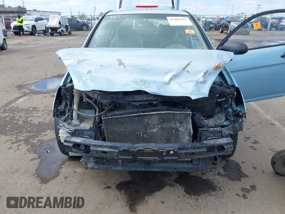 ✅ 2008 Hyundai Accent GS • VIN: KMHCM36C58U060618 • Лот: 41808287. Опубликован ранее на IAAI с пробегом 200 644 миль. Бесплатный доступ к архиву аукционных продаж из США и подробный отчёт об истории автомобиля на DreamBid. Изображение 6.