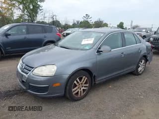 ✅ 2005 Volkswagen Jetta • VIN: 3VWST71K05M647895 • Lot: 43286963. Wystawiony na IAAI z przebiegiem 194 651 mil. Bezpłatny archiwum sprzedaży aukcyjnych z USA i szczegółowy raport historii pojazdu na DreamBid. Zdjęcie 2.