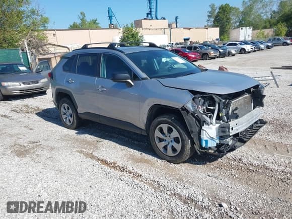 ✅ 2019 Toyota RAV4 LE • VIN: 2T3F1RFV6KC024494 • Лот: 43218464. Опубликован ранее на IAAI с пробегом 119 663 миль. Бесплатный доступ к архиву аукционных продаж из США и подробный отчёт об истории автомобиля на DreamBid. Изображение 1.