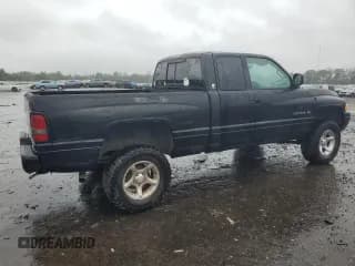 ✅ 2001 Dodge 1500 • VIN: 3B7HF13Y71G776289 • Лот: 71162624. Опубликован ранее на Copart с пробегом Не указан. Бесплатный доступ к архиву аукционных продаж из США и подробный отчёт об истории автомобиля на DreamBid. Изображение 3.