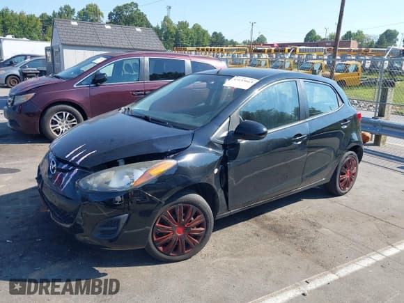 ✅ 2012 Mazda 2 Sport • VIN: JM1DE1KY7C0151577 • Lot: 43133663. Listed on IAAI with 69,363 mi. Free auction sales archive from the USA and detailed vehicle history report at DreamBid. Image 17.
