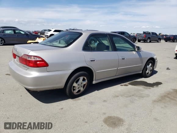 ✅ 1998 Honda Accord EX • VIN: 1HGCG5555WA176329 • Лот: 56905865. Опубликован ранее на Copart с пробегом 127 911 миль. Бесплатный доступ к архиву аукционных продаж из США и подробный отчёт об истории автомобиля на DreamBid. Изображение 3.