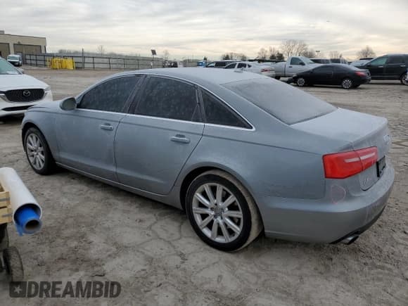 ✅ 2015 Audi A6 Premium • VIN: WAUFFAFC4FN026805 • Lot: 42141585. Wystawiony na Copart z przebiegiem 144 932 mil. Bezpłatny archiwum sprzedaży aukcyjnych z USA i szczegółowy raport historii pojazdu na DreamBid. Zdjęcie 2.