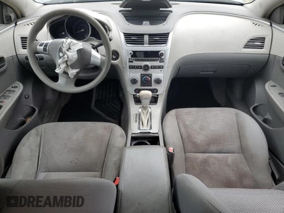 ✅ 2009 Chevrolet Malibu 1LS • VIN: 1G1ZG57B99F144186 • Lot: 73486594. Listed on Copart with 165,451 mi. Free auction sales archive from the USA and detailed vehicle history report at DreamBid. Image 8.