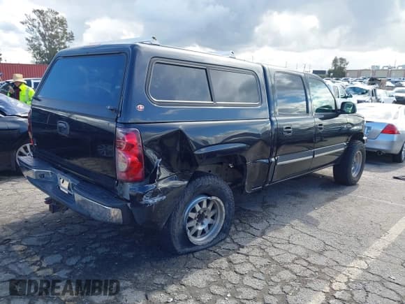 ✅ 2006 Chevrolet Silverado 1500 LT1 • VIN: 2GCEC13Z161273782 • Lot: 43734199. Wystawiony na IAAI z przebiegiem 205 365 mil. Bezpłatny archiwum sprzedaży aukcyjnych z USA i szczegółowy raport historii pojazdu na DreamBid. Zdjęcie 4.