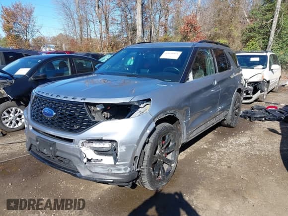 ✅ 2020 Ford Explorer ST • VIN: 1FM5K8GC1LGB61432 • Lot: 43650421. Wystawiony na IAAI z przebiegiem 83 099 mil. Bezpłatny archiwum sprzedaży aukcyjnych z USA i szczegółowy raport historii pojazdu na DreamBid. Zdjęcie 18.