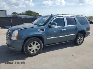 ✅ 2009 Cadillac Escalade • VIN: 1GYFK43509R139714 • Lot: 61292795. Listed on Copart with 221,206 mi. Free auction sales archive from the USA and detailed vehicle history report at DreamBid. Image 1.