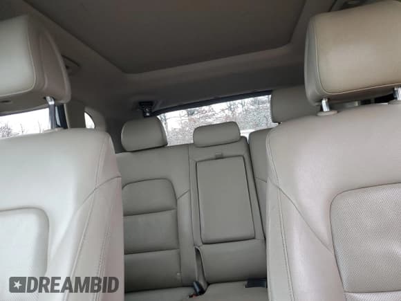 ✅ 2017 Hyundai Tucson Sport • VIN: KM8J3CA20HU325518 • Лот: 92078715. Опубликован ранее на Copart с пробегом 114 288 миль. Бесплатный доступ к архиву аукционных продаж из США и подробный отчёт об истории автомобиля на DreamBid. Изображение 10.