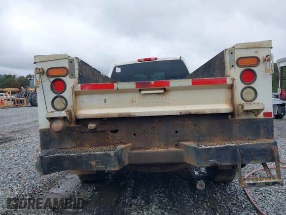 ✅ 2010 Chevrolet Silverado 2500HD Work Truck • VIN: 1GC3KVBG5AF115495 • Lot: 43522977. Listed on IAAI with 337,693 mi. Free auction sales archive from the USA and detailed vehicle history report at DreamBid. Image 16.