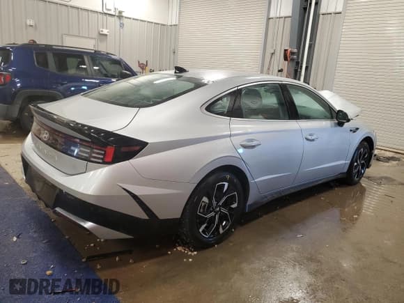 ✅ 2025 Hyundai Sonata SEL • VIN: KMHL64JA3SA471076 • Лот: 84807055. Опубликован ранее на Copart с пробегом 5 712 миль. Бесплатный доступ к архиву аукционных продаж из США и подробный отчёт об истории автомобиля на DreamBid. Изображение 3.