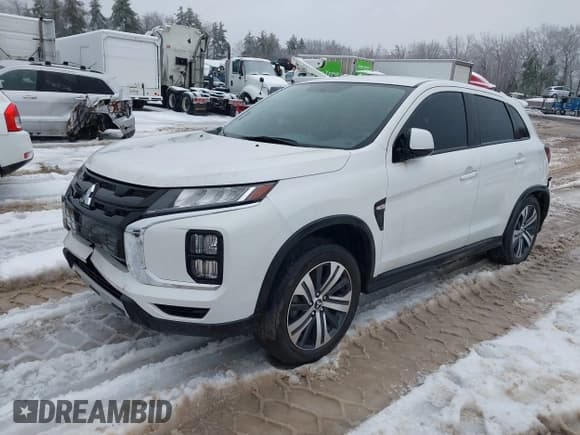 ✅ 2020 Mitsubishi Outlander ES • VIN: JA4AR3AU1LU007222 • Lot: 30932433. Listed on IAAI with 11,279 mi. Free auction sales archive from the USA and detailed vehicle history report at DreamBid. Image 2.