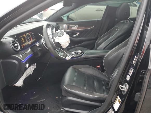 ✅ 2020 Mercedes-Benz E 63 S AMG • VIN: WDDZF8KBXLA736418 • Лот: 42423335. Опубликован ранее на Copart с пробегом 41 789 миль. Бесплатный доступ к архиву аукционных продаж из США и подробный отчёт об истории автомобиля на DreamBid. Изображение 7.