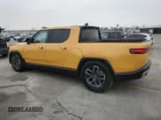 ✅ 2022 Rivian R1T Launch Edition • VIN: 7FCTGAAL2NN011755 • Lot: 59934185. Wystawiony na Copart z przebiegiem 12 261 mil. Bezpłatny archiwum sprzedaży aukcyjnych z USA i szczegółowy raport historii pojazdu na DreamBid. Zdjęcie 2.