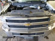 ✅ 2015 Chevrolet Silverado 2500HD LT • VIN: 1GC2KVEG1FZ129164 • Lot: 71814455. Wystawiony na Copart z przebiegiem 109 395 mil. Bezpłatny archiwum sprzedaży aukcyjnych z USA i szczegółowy raport historii pojazdu na DreamBid. Zdjęcie 11.