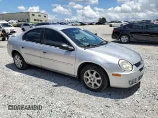 2004 Dodge Neon SXT z VIN 1B3ES56C74D576697, wystawiony jako Copart lot #61158795 z przebiegiem 225 717 mil mil oraz Szkoda całkowita • Salvage title. Historia ofert i sprzedaży dostępna na DreamBid. Obrazek 4.