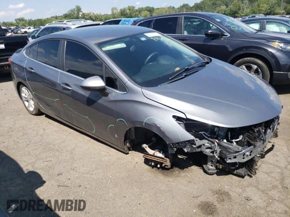 ✅ 2019 Chevrolet Cruze LT • VIN: 1G1BE5SM7K7135468 • Lot: 62115613. Listed on Copart with 87,482 mi. Free auction sales archive from the USA and detailed vehicle history report at DreamBid. Image 4.
