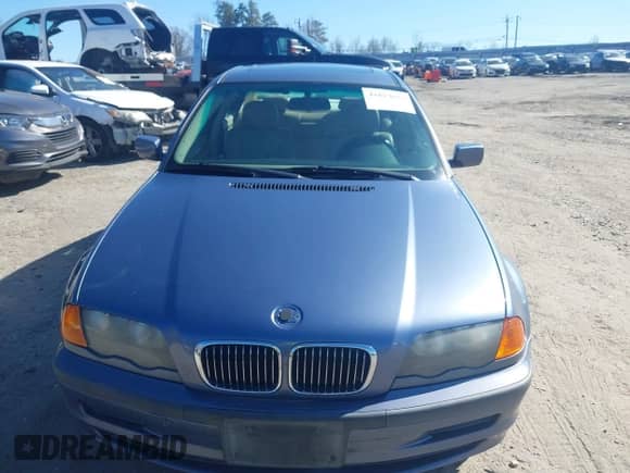 1999 BMW 3 Series 323i с VIN WBAAM333XXCA83588, выставлен на аукционе IAAI как лот 41813684 с пробегом Не указан миль и . История ставок и продаж доступна на DreamBid. Изображение 12.