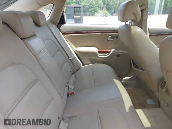 2006 Hyundai Azera SE с VIN KMHFC46F36A115873, выставлен на аукционе IAAI как лот 42199891 с пробегом 206 421 миль миль и . История ставок и продаж доступна на DreamBid. Изображение 8.